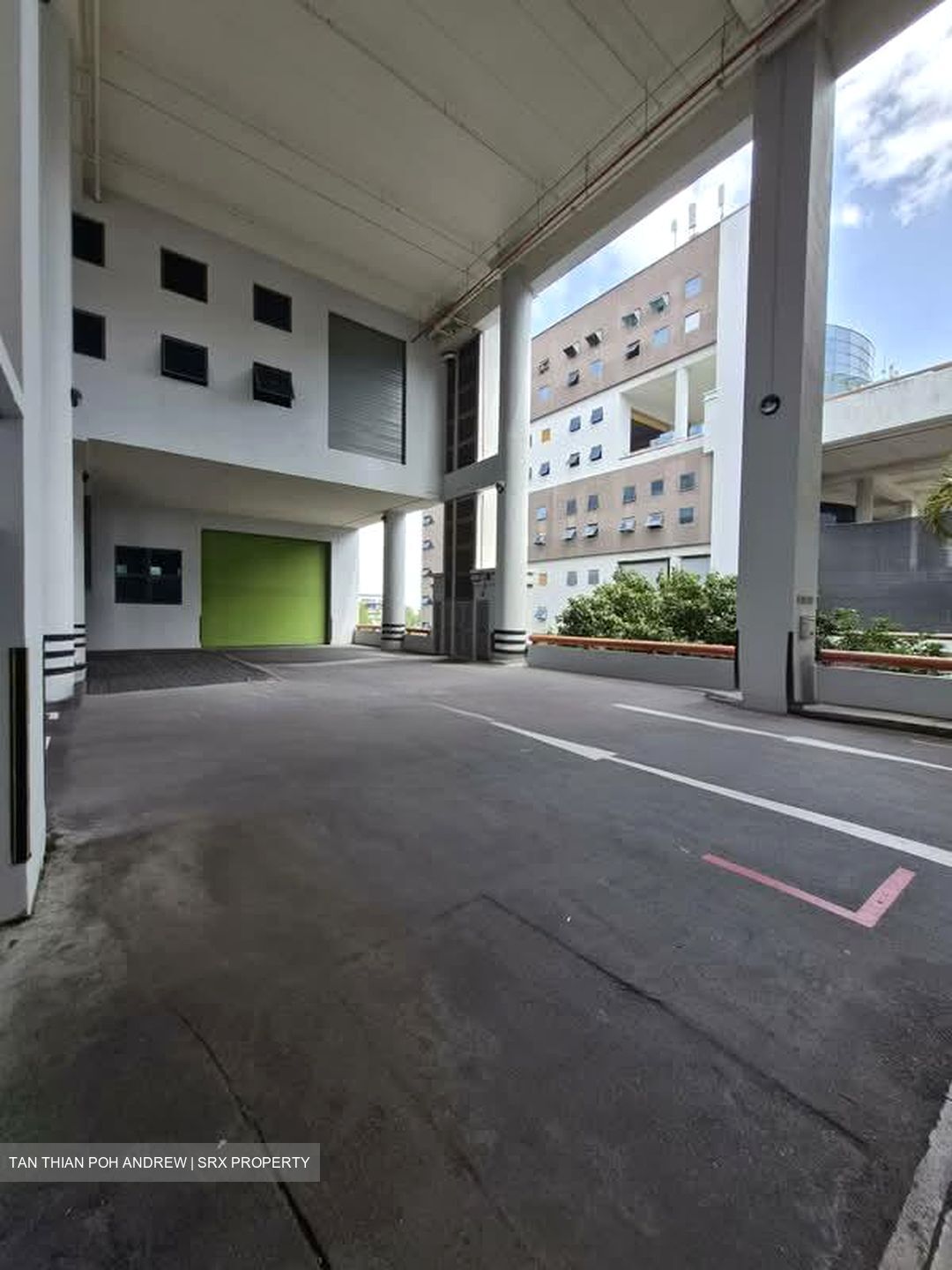 Woodlands Spectrum (D25), Warehouse #575449311